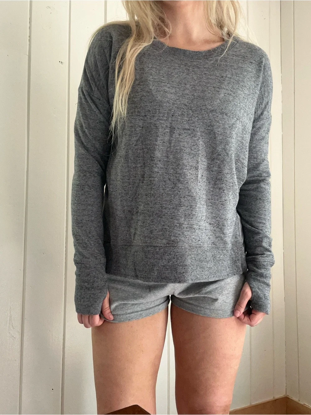 lululemon athletica Heathered Gray Long Sleeve Crew